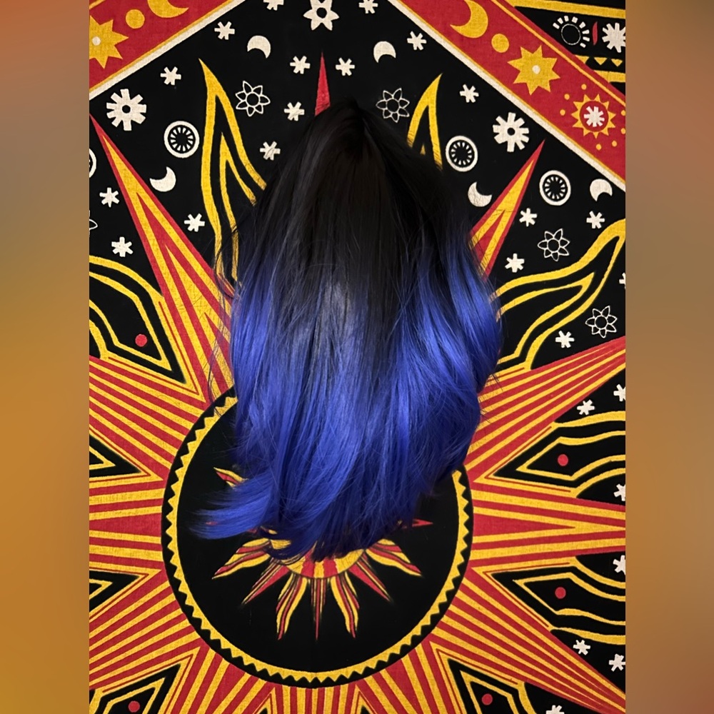 Blue & black wig - Picture 5 of 6